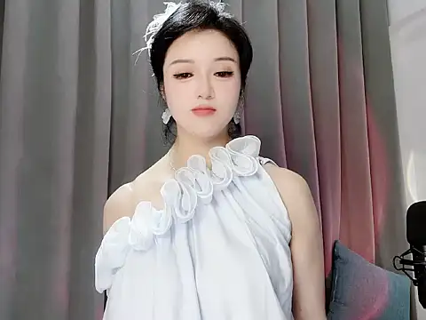 Snapshot of Momo-Wow chatting on June 5, 6:52 am Momo-Wow online show from June 5, 6:52 am