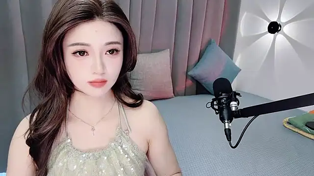 Snapshot of Momo-Wow chatting on June 16, 6:05 am Momo-Wow online show from June 16, 6:05 am