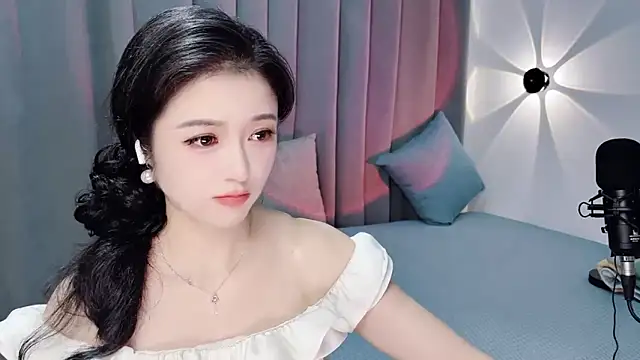 Snapshot of Momo-Wow chatting on July 8, 6:29 am Momo-Wow online show from July 8, 6:29 am