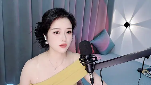 Snapshot of Momo-Wow chatting on July 17, 7:37 am Momo-Wow online show from July 17, 7:37 am
