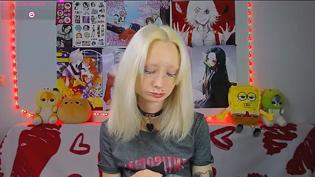 Snapshot of Katia_Nabiee chatting on June 18, 4:13 am Katia Nabiee online show from June 18, 4:13 am