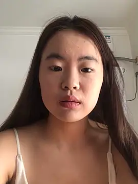 YiYi5520 online show from June 2, 5:42 am