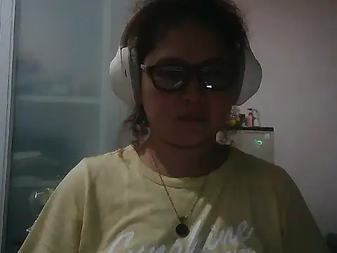 Snapshot of bitchychubby chatting on July 12, 2:52 pm bitchychubby online show from July 12, 2:52 pm