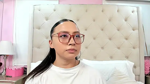 Snapshot of alana_taylor_bss chatting on July 18, 10:13 pm alana taylor bss online show from July 18, 10:13 pm