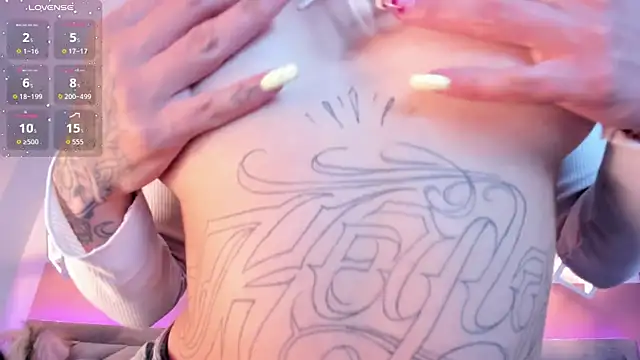 Snapshot of scarlet__rossi chatting on July 18, 3:33 am scarlet rossi online show from July 18, 3:33 am
