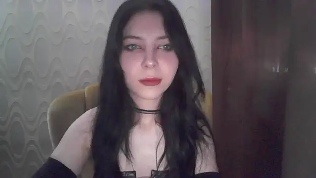 Snapshot of RileyTight chatting on July 8, 8:19 am RileyTight online show from July 8, 8:19 am