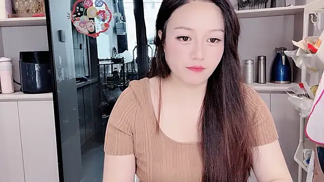 Snapshot of AA-CC-KK chatting on June 3, 9:01 am AA-CC-KK online show from June 3, 9:01 am