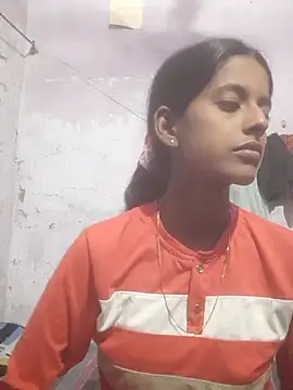 Saloni-Tyagi online show from August 6, 3:25 pm