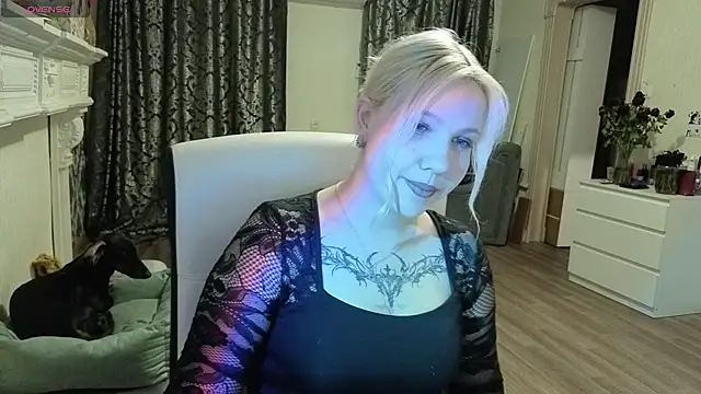 moon  shy online show from July 26, 5:09 pm