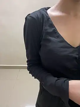 Snapshot of Shefali_01 chatting on June 6, 7:24 am Shefali 01 online show from June 6, 7:24 am