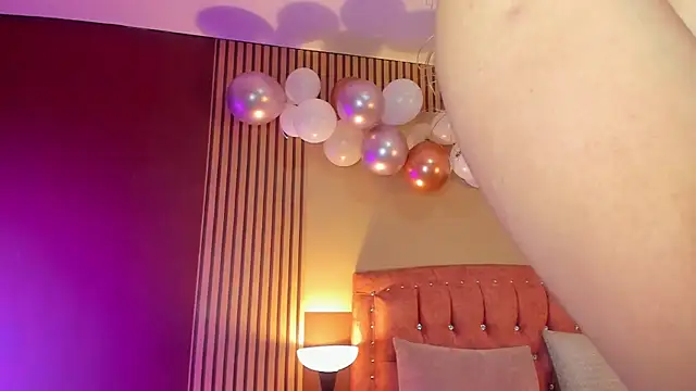 Snapshot of sensual_fer chatting on July 16, 12:33 pm sensual fer online show from July 16, 12:33 pm