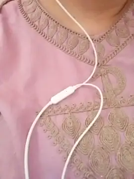MayaxHott online show from June 9, 10:49 am