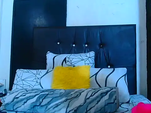 sexybitchh22 online show from June 13, 6:17 pm