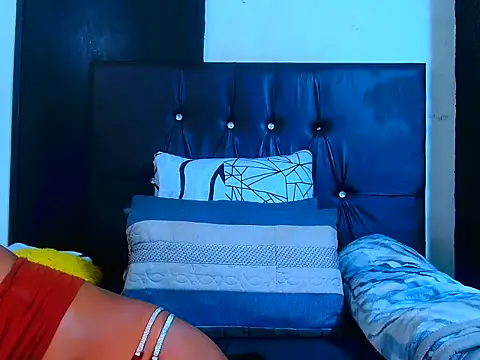 sexybitchh22 online show from June 29, 7:14 pm