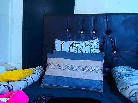 sexybitchh22 online show from June 30, 9:05 pm