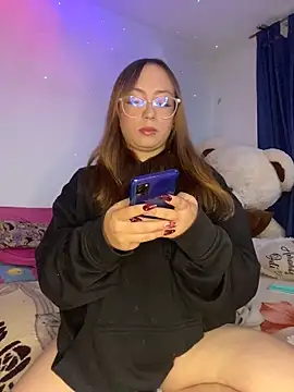 Caamii  online show from June 17, 3:31 am