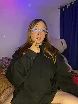 Caamii  online show from August 1, 4:23 am