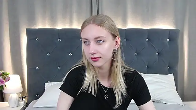 LirienVexx online show from June 7, 6:28 am