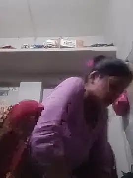 Snapshot of Hot_bhabi0123 chatting on June 26, 1:43 am Hot bhabi0123 online show from June 26, 1:43 am