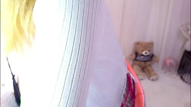 Snapshot of YaMi-11 chatting on June 21, 4:31 pm YaMi-11 online show from June 21, 4:31 pm