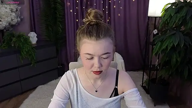 Snapshot of Lina_deels chatting on June 25, 7:29 pm Lina deels online show from June 25, 7:29 pm