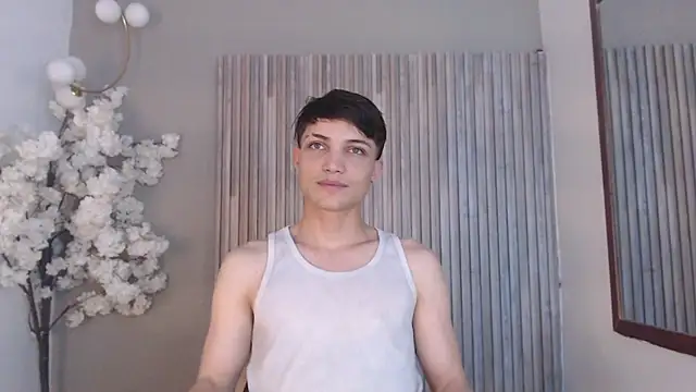 Snapshot of Jay_Smile chatting on June 25, 8:35 pm Jay Smile online show from June 25, 8:35 pm