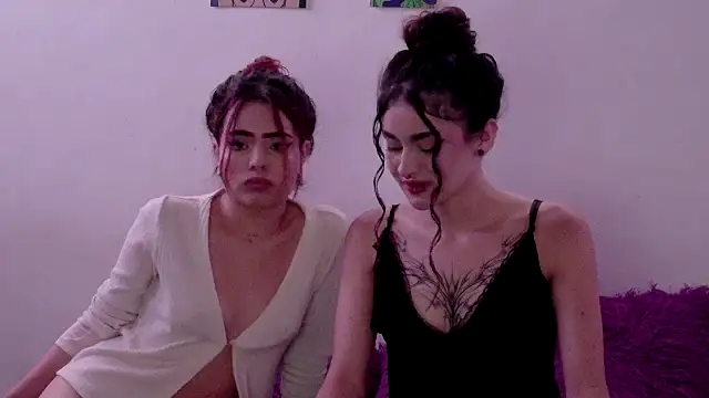 WendyandSienna online show from July 27, 9:05 am