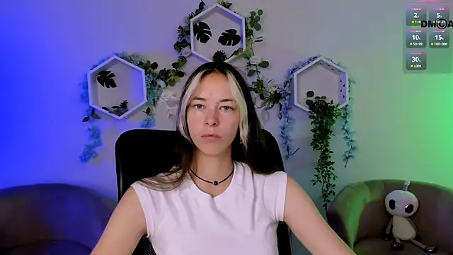 lia dream  online show from July 3, 8:32 am