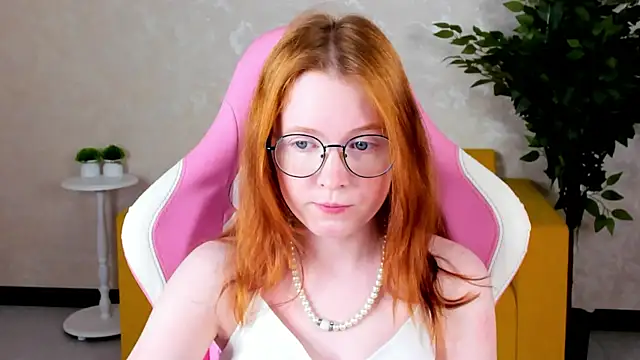 ari-kittyy online show from June 16, 4:04 am
