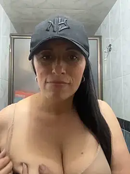 Snapshot of CatalinaSantana83 chatting on June 8, 3:07 am CatalinaSantana83 online show from June 8, 3:07 am