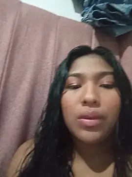 Snapshot of MoonMua chatting on June 13, 2:42 am MoonMua online show from June 13, 2:42 am