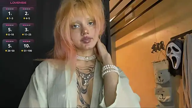 Snapshot of JoanneMcauly chatting on June 30, 8:54 pm JoanneMcauly online show from June 30, 8:54 pm