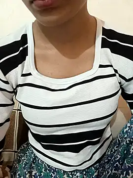 Snapshot of Nidhima-Singh chatting on July 23, 5:22 pm Nidhima-Singh online show from July 23, 5:22 pm