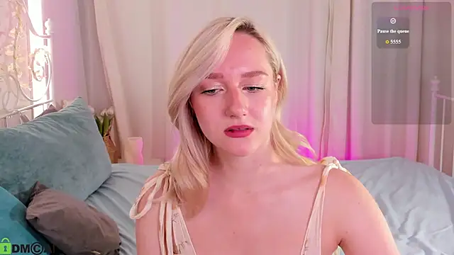 Chloe-Deccer online show from August 4, 1:31 am
