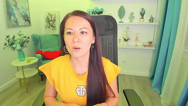 Snapshot of IsabelleSalvares chatting on July 6, 12:46 pm IsabelleSalvares online show from July 6, 12:46 pm