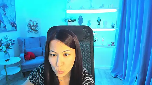 Snapshot of IsabelleSalvares chatting on July 10, 11:46 am IsabelleSalvares online show from July 10, 11:46 am