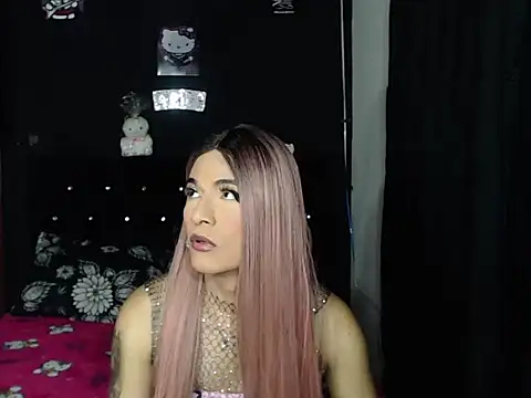 Snapshot of madame_kitty chatting on July 8, 9:08 pm madame kitty online show from July 8, 9:08 pm