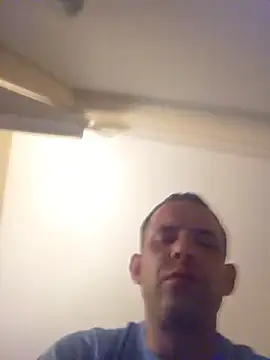 SingingTrunks online show from July 17, 11:53 pm