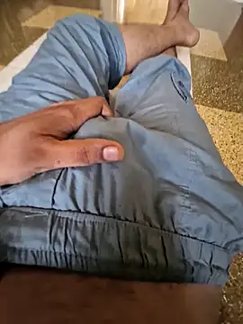Gujjuboy99 online show from June 9, 11:44 am