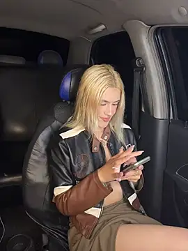 Lia-firee online show from June 7, 5:55 am