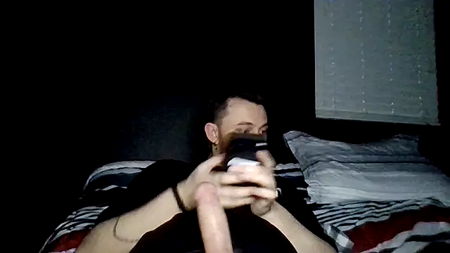 Snapshot of Mikecloudyhawk chatting on June 27, 12:22 pm Mikecloudyhawk online show from June 27, 12:22 pm