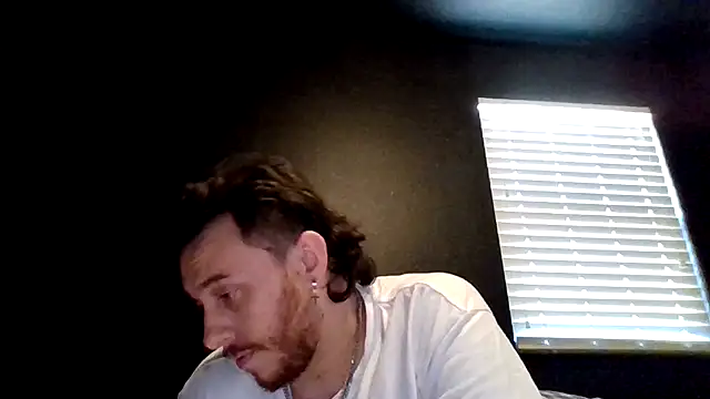 Snapshot of Mikecloudyhawk chatting on July 15, 6:35 pm Mikecloudyhawk online show from July 15, 6:35 pm