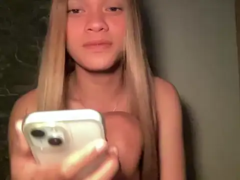 Justine0419 online show from July 18, 12:15 am