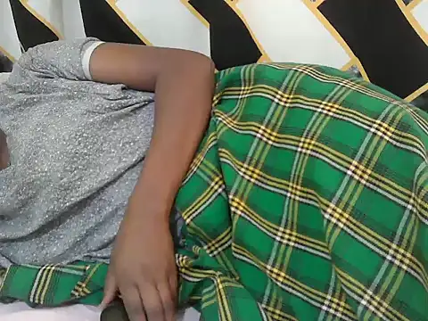 lilmomaa online show from July 19, 1:15 pm