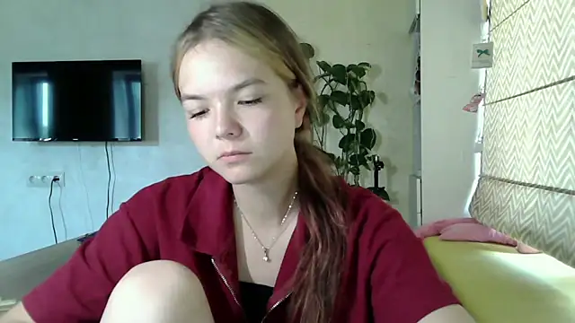 AvrilGillig online show from July 23, 10:13 am