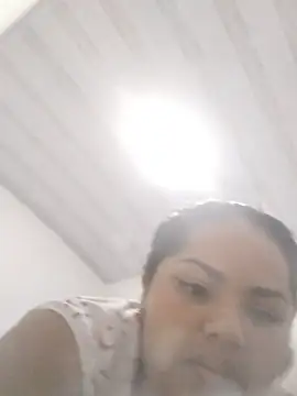 Snapshot of MiaBloom0 chatting on July 28, 3:35 am MiaBloom0 online show from July 28, 3:35 am