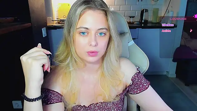 blonde kellyy online show from August 7, 2:35 am