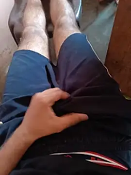 Desindianbull69 online show from July 11, 4:37 am