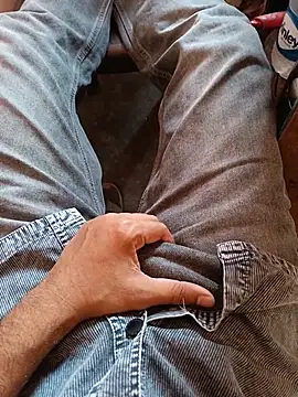 Desindianbull69 online show from July 24, 4:21 am
