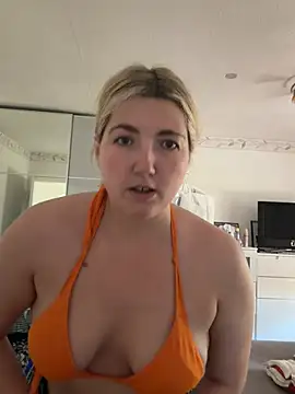 LauraStarr online show from June 25, 12:09 pm